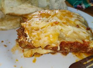 Una foto de Lasagna a la boloñesa