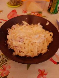 Una foto de Tallarines a la carbonara