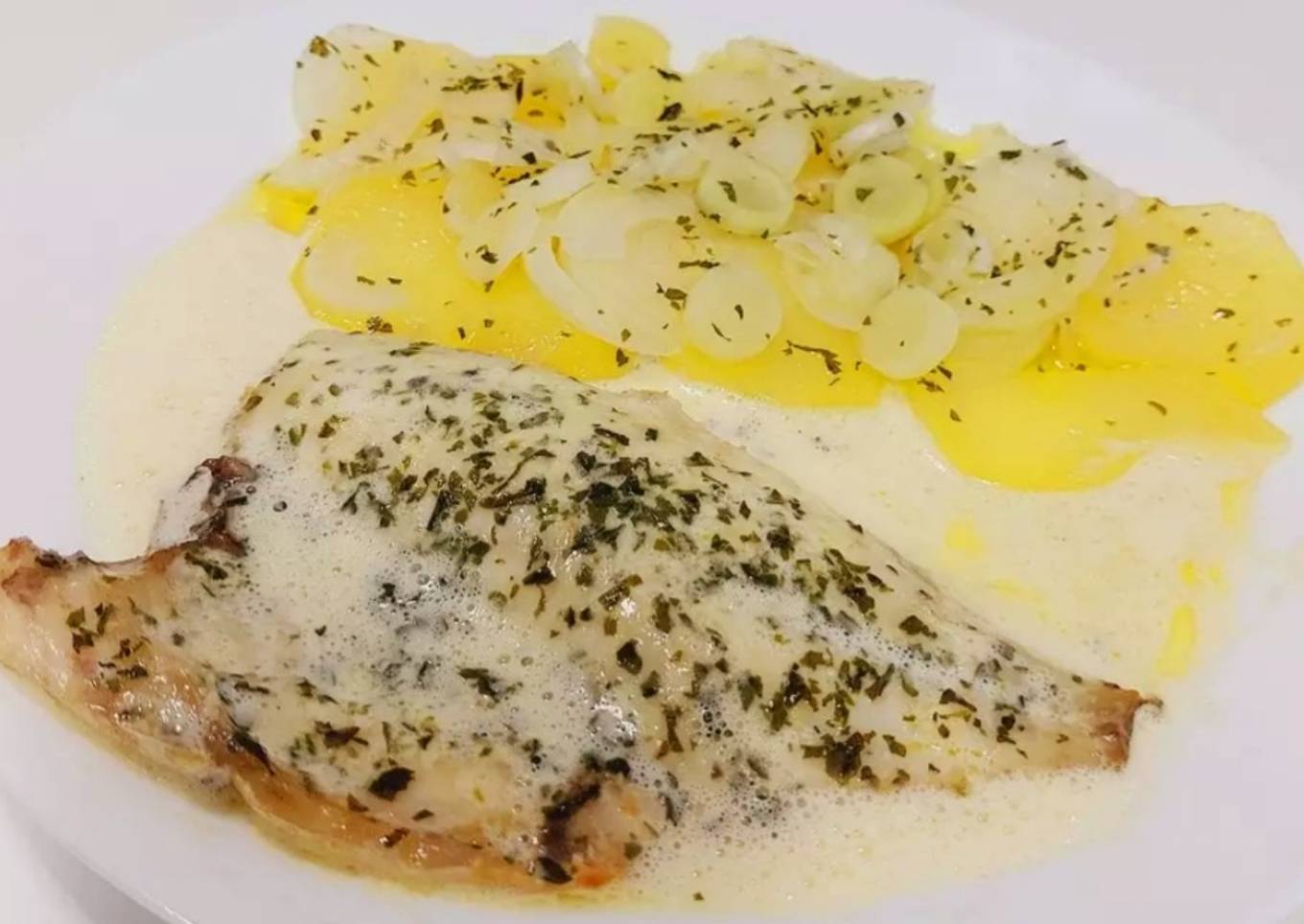 Fish in hollandaise sauce