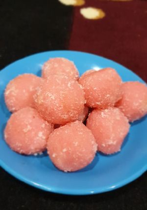 A picture of Coconut Ladoo.