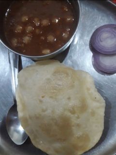 छोले भटूरे (choel vature recipe in Hindi) रेसिपी मुख्य फोटो