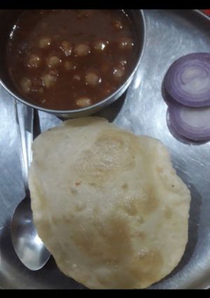 छोले भटूरे (choel vature recipe in Hindi) रेसिपी मुख्य फोटो