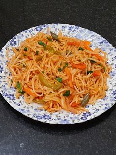वेज नूडल्स (Veg noodles recipe in Hindi) रेसिपी मुख्य फोटो