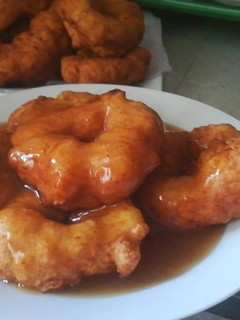 Una foto de Picarones bañados en un delicioso almíbar casero de Norma
