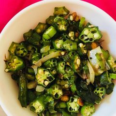 South style Okra Stir fry / Vendakkai Poriyal A picture of South style Okra Stir fry / Vendakkai Poriyal.