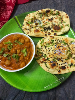 છોલે (Chhole Recipe In Gujarati) રેસીપી મુખ્ય ફોટો