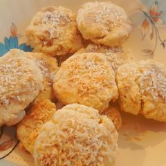 A picture of Shortbread cookies filled with orange zest and coconut. 😀.