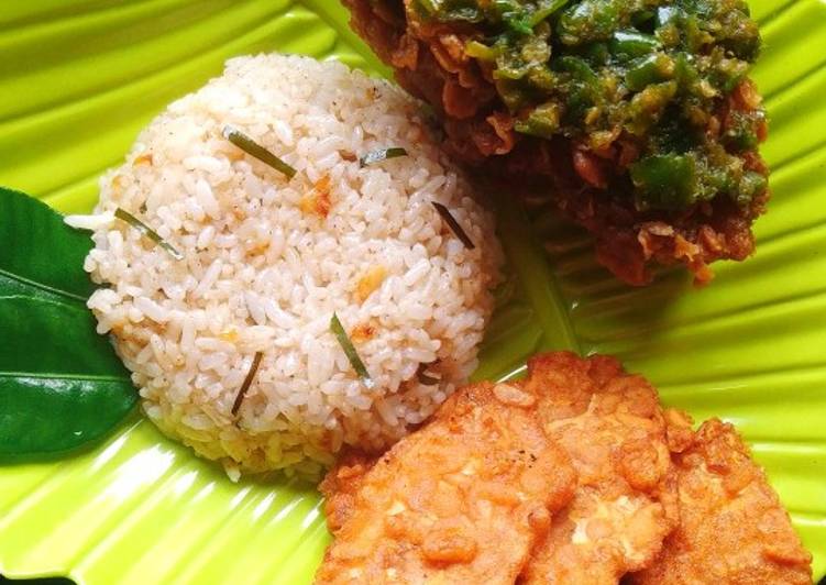 Resep Nasi Daun Jeruk & Ayam Sambal Ijo🔥 oleh Adinda 