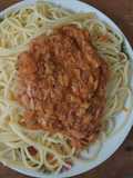 Tallarín con salsa de atún