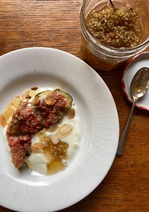 A picture of Italian figs with elderflower honey.