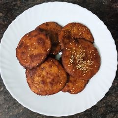 A picture of Traditional Indian Recipe Ariselu (gud pitha).