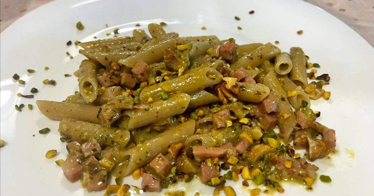 Ricetta Penne senza Glutine con Mortadella, Pesto, Noci e Pistacchio di