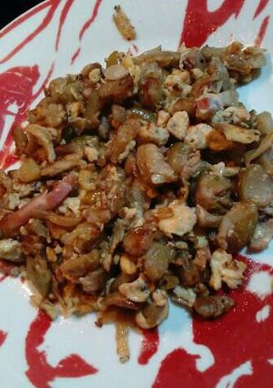 Foto principal de Calabacines con huevos rotos