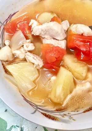 รูปของ Diy ต้มยำน้ำใสใส่ไก่กับสัปปะรด🐔🍍