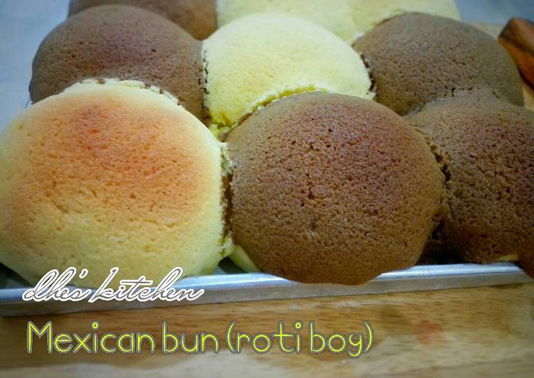 Mexican bun (roti boy)