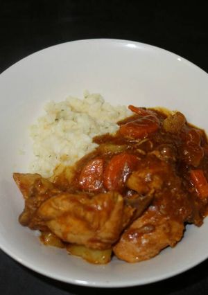 A picture of Chicken curry.