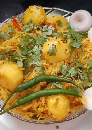 यखनी वेज पुलाव (( yakhni veg pulao recipe in Hindi) रेसिपी मुख्य फोटो