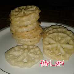 Kembang Goyang pemula (no timbangan, simpel) রেসিপির প্রধান ছবি