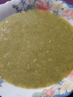 Una foto de Crema de brócoli, trigueros y puerro