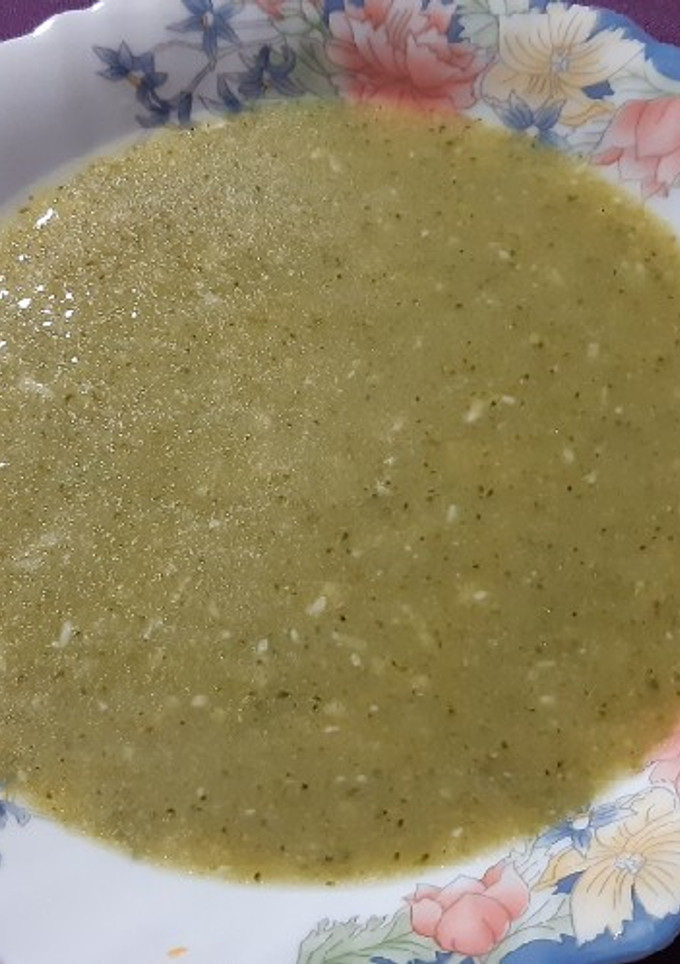 Una foto de Crema de brócoli, trigueros y puerro
