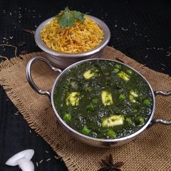 A picture of Cheese matar palak.