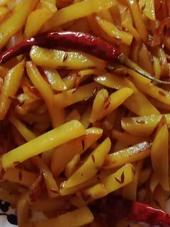 আলু ভাজা (aloo bhaja recipe in Bengali) রেসিপির প্রধান ছবি