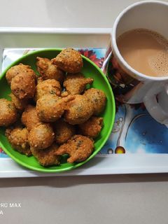 મેથી ગોટા (Methi Gota Recipe In Gujarati) રેસીપી મુખ્ય ફોટો