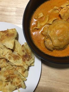 รูปของ มัสมั่นไก่ โรตี