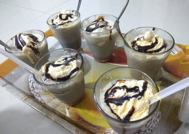 Easiest Way to Prepare Super Quick Homemade Cold coffee with Ice cream