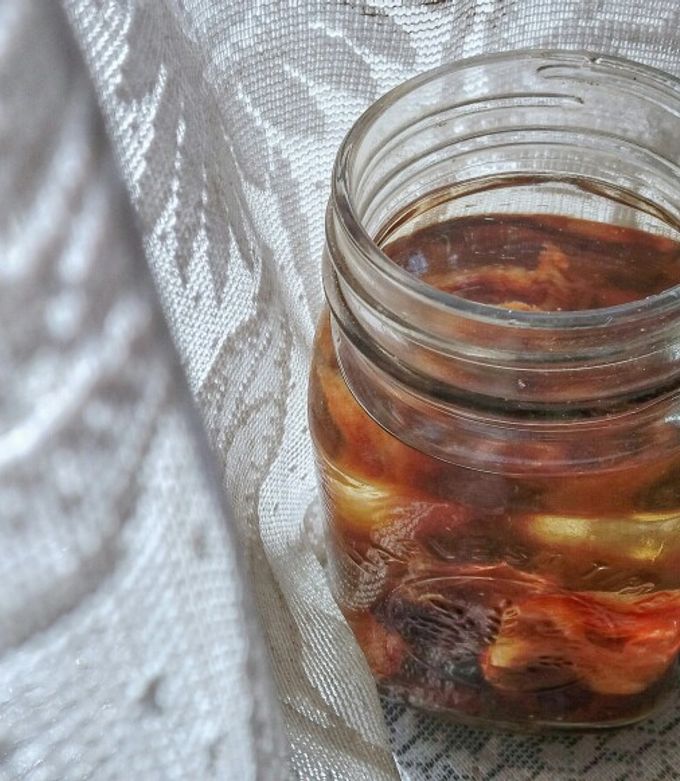 https://img-global.cpcdn.com/recipes/a32695e475368acf/680x781cq80/nabeez-dates-infused-water-recipe-main-photo.jpg