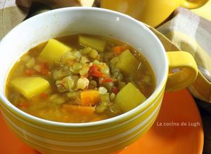 Una foto de Sopa de arvejas con especias indias