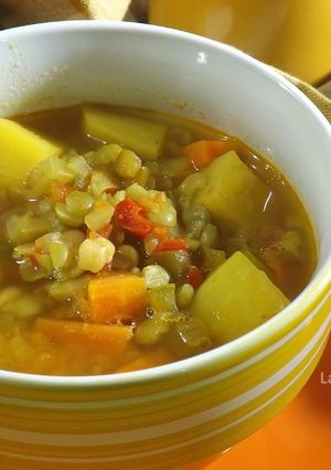 Una foto de Sopa de arvejas con especias indias