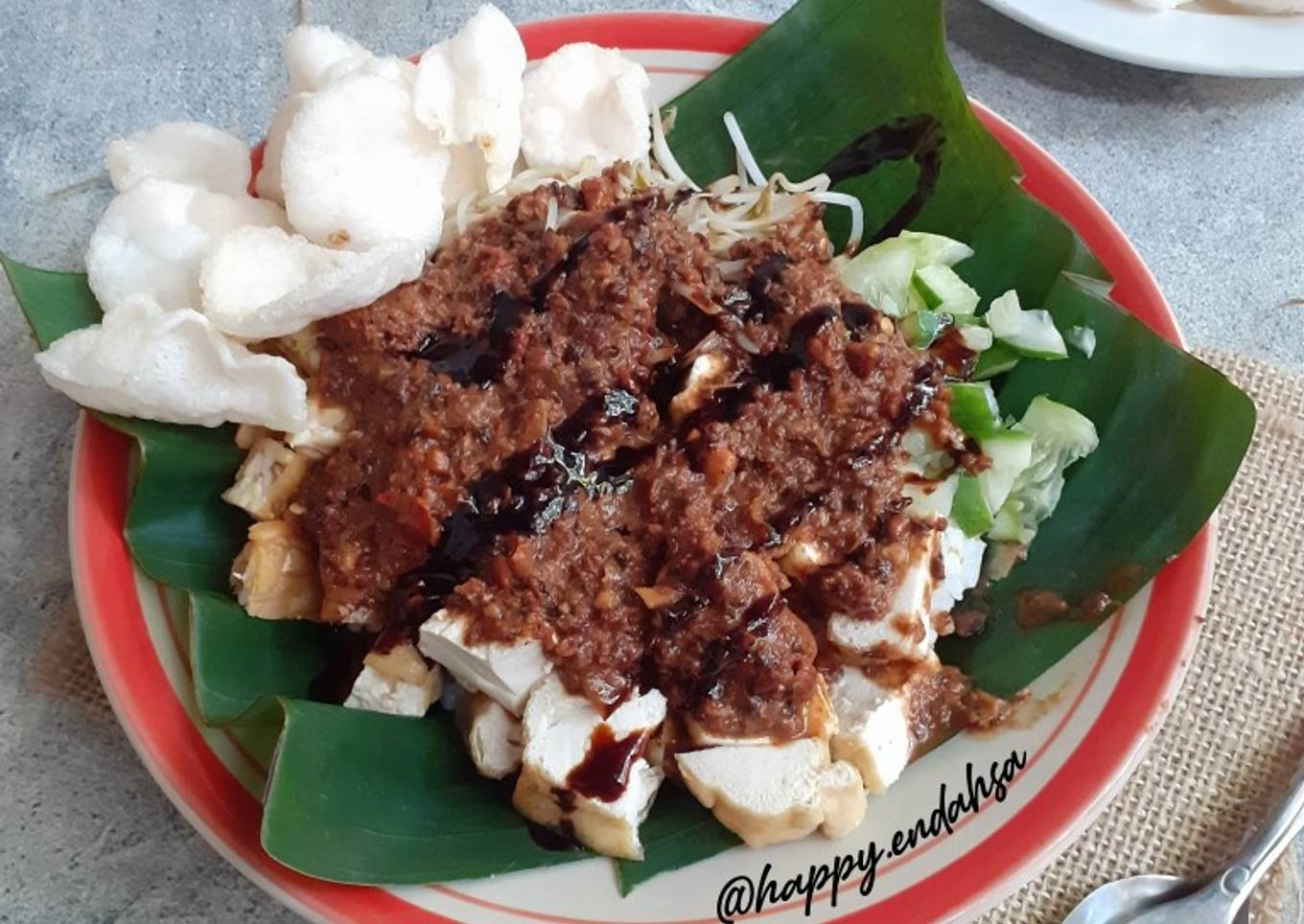 Bagaimana Menyiapkan Nasi Lengko (Sega Lengka) khas Cirebon yang Enak