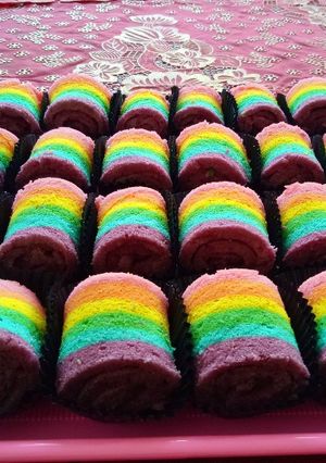 Foto resep Mini Roll Cake Rainbow / Bolu Gulung Pelangi Kukus Anti Gagal