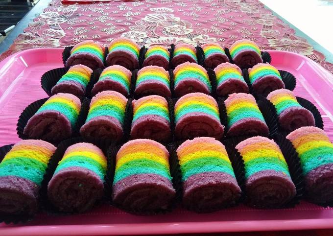 Resep Mini Roll Cake Rainbow Bolu Gulung Pelangi Kukus Anti Gagal Oleh Reni A M Cookpad