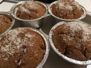Una foto di muffin al cocco