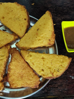 ब्रेड पकौड़ा (Bread pakoda recipe in Hindi) रेसिपी मुख्य फोटो
