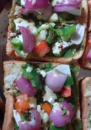 A picture of Bread pizza.