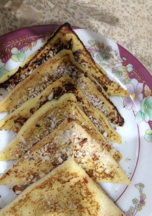 A picture of French toast.