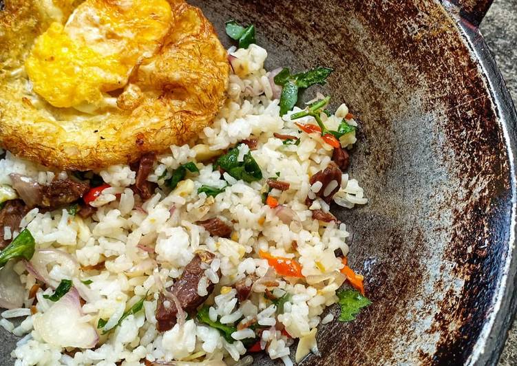 Bagaimana Menyiapkan Nasi goreng daging pedas, Bisa Manjain Lidah