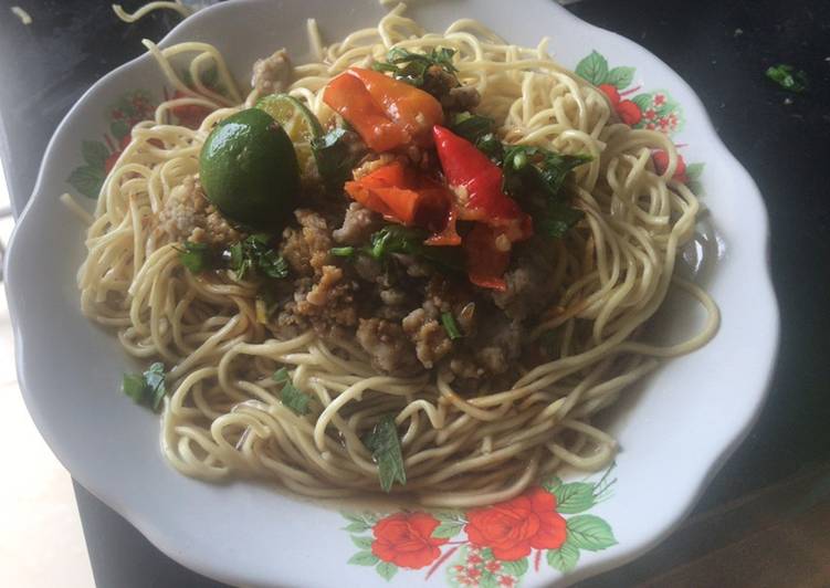 Mie kuah ikan