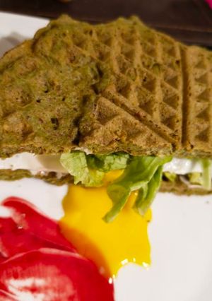 Una foto de Waffles de hojas de betarraga