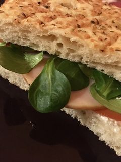 Una foto de Focaccia rellena