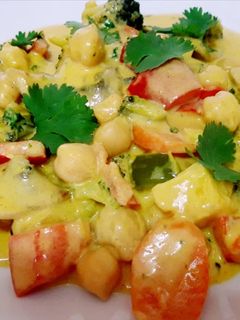 Una foto de Curry de verduras😋