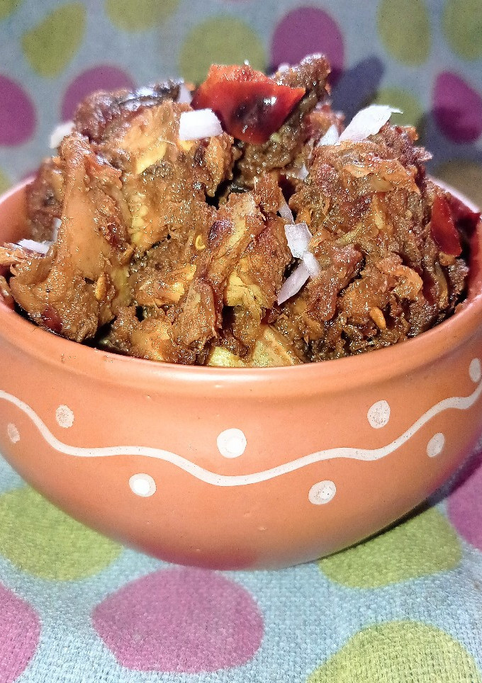 கீ ரோஸ்டட் ஸ்பைசி சிக்கன் சுக்கா செய்முறை முக்கிய புகைப்படம்