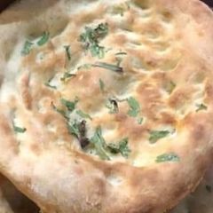 A picture of Garlic butter Naan.