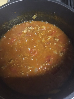 A picture of Bolognese sauce.