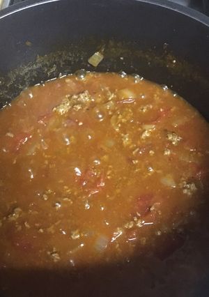 A picture of Bolognese sauce.