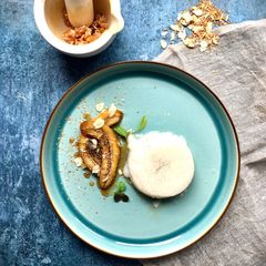 A picture of Dairy free panna cotta - with vegan option.