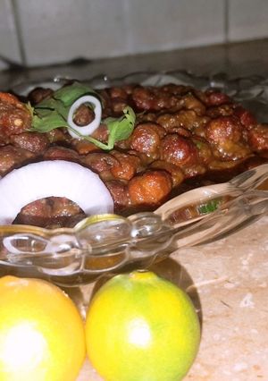 A picture of Kalay bhony chanay.